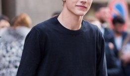 娱乐吃瓜酱男模,娱乐八卦背后的男模风云